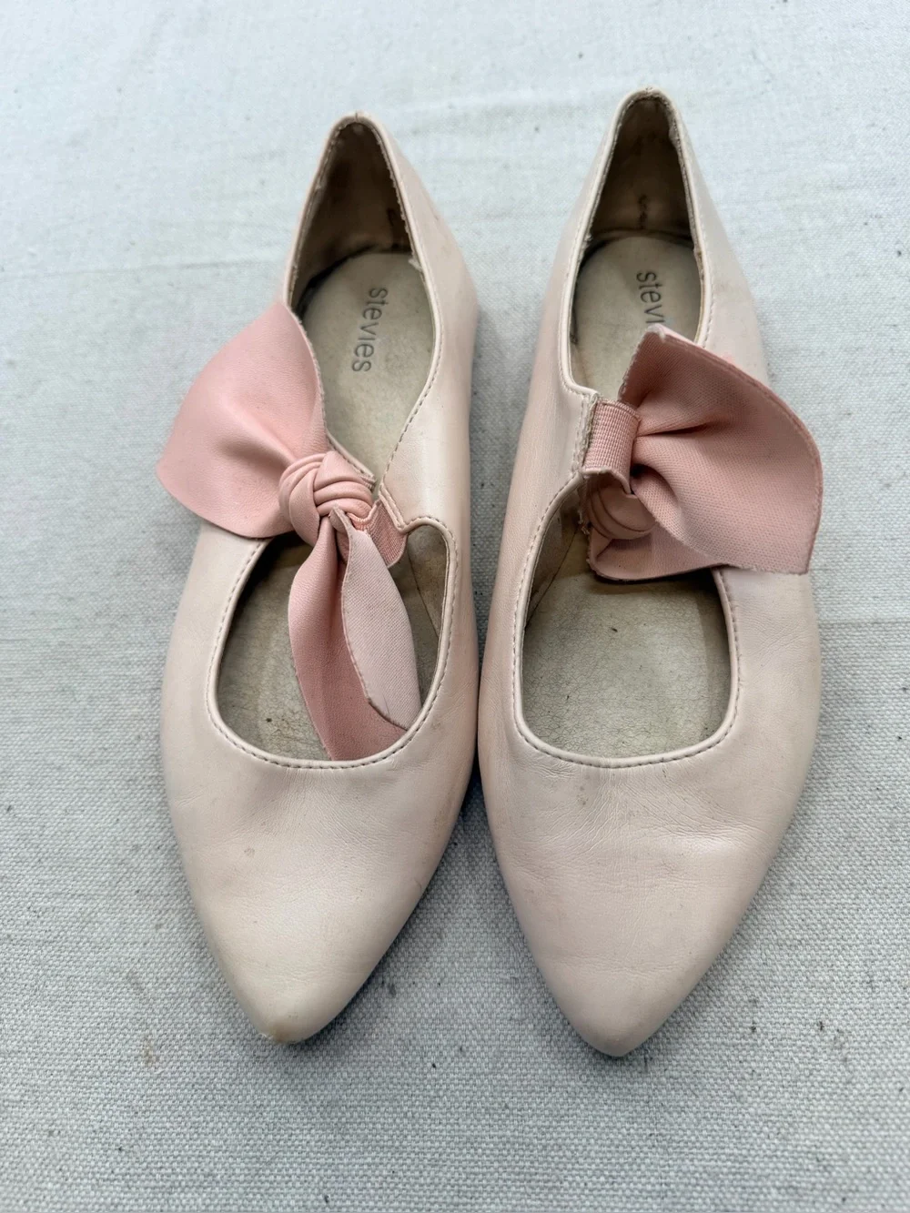 Pale Pink Pointed Bow Flats